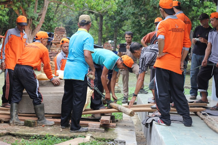Setting up the museum at Candi Mauro Jambi